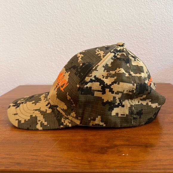 Camo Trucker Hat Asjustable - Picture 2 of 5
